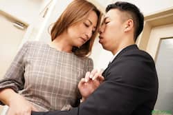 同級生が集う新年会で実際に存在する不倫妻の情事